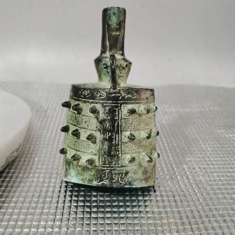 Vintage Collectible Bells - Винтажный зеленый металлический колокольчик с гравировкой